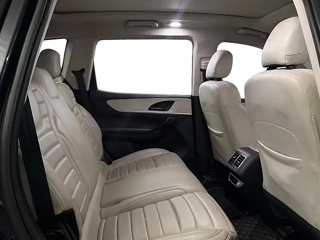 Used Mahindra Old Generation XUV700 AX 5 Petrol AT 5 STR [2021] in Gurgaon
