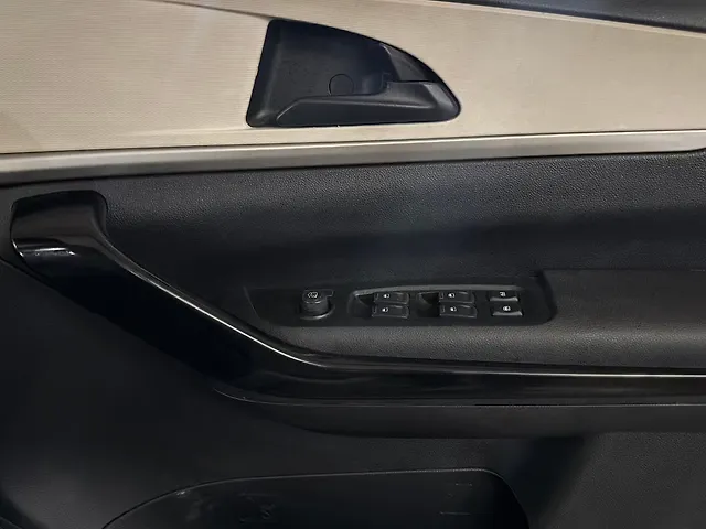 Used Mahindra Old Generation XUV700 AX 5 Petrol AT 5 STR [2021] in Gurgaon