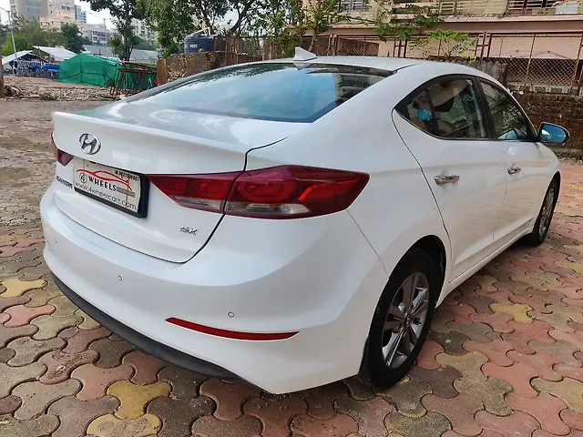 Used Hyundai Elantra SX 2.0 AT in Mumbai