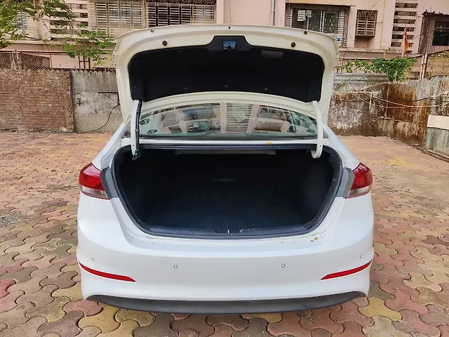 Used Hyundai Elantra SX 2.0 AT in Mumbai