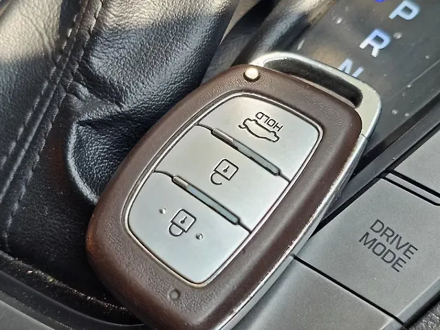 Used Hyundai Elantra SX 2.0 AT in Mumbai