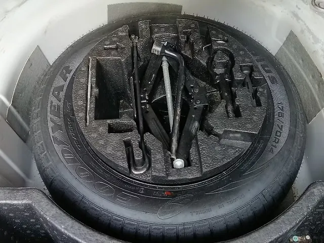 Used Volkswagen Vento Highline 1.6 (P) in Kolkata