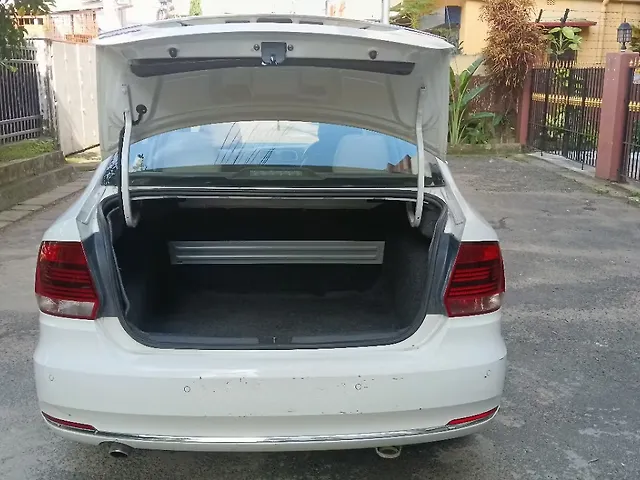 Used Volkswagen Vento Highline 1.6 (P) in Kolkata