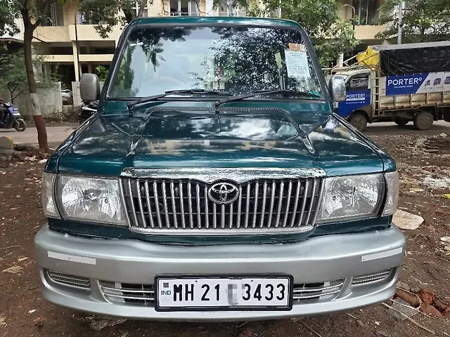 Second Hand 2004 Toyota Qualis RS E3 for sale at Rs. 3,90,000 in