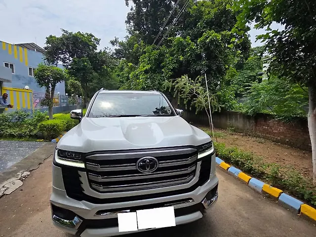 Used 2025 Toyota Land Cruiser in Delhi Used 2025 Toyota Land Cruiser in Delhi