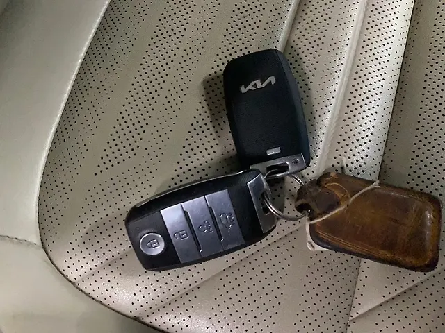 Used Kia Carens [2023-2024] Luxury Plus 1.5 Diesel AT 7 STR [2023-2024] in Lucknow