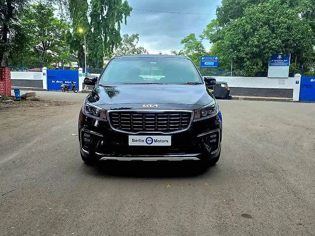 Used 2021 Kia Carnival in Pune