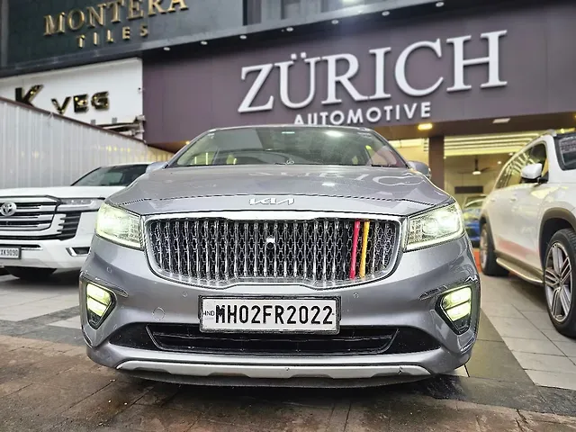 Used 2021 Kia Carnival in Pune