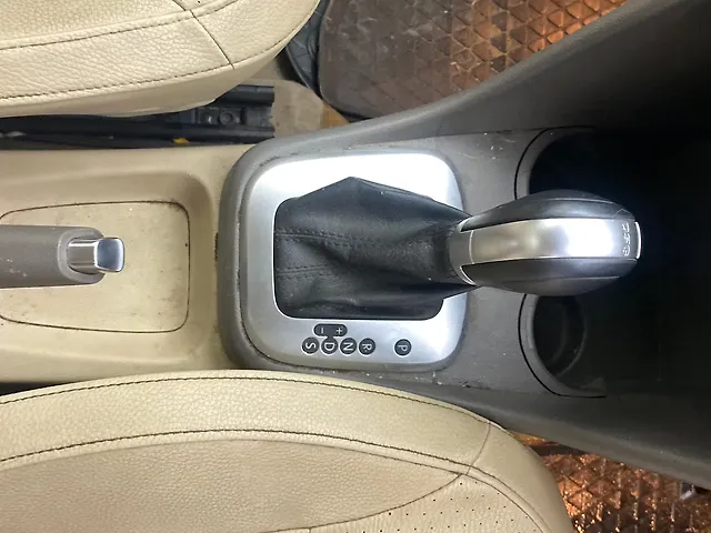 Used Volkswagen Vento [2015-2019] Highline Plus 1.2 (P) AT 16 Alloy in Visakhapatnam