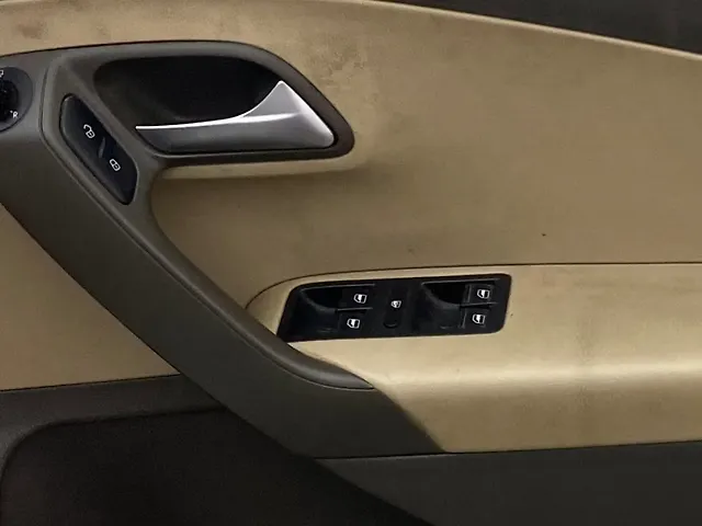 Used Volkswagen Vento [2015-2019] Highline Plus 1.2 (P) AT 16 Alloy in Visakhapatnam