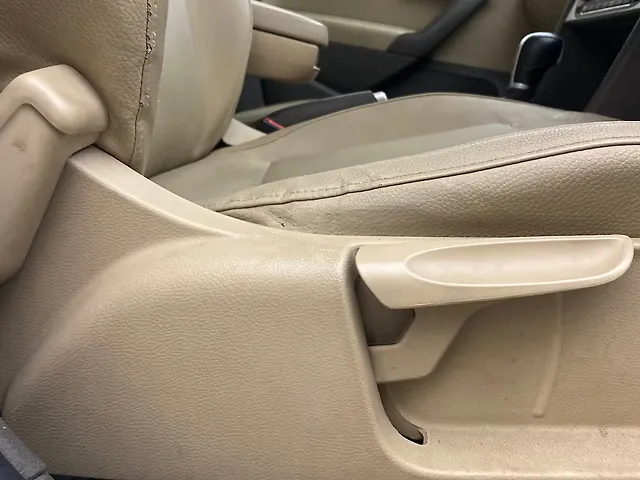 Used Volkswagen Vento [2015-2019] Highline Plus 1.2 (P) AT 16 Alloy in Visakhapatnam