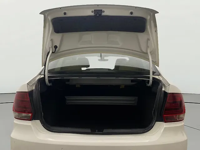 Used Volkswagen Vento [2015-2019] Highline Plus 1.2 (P) AT 16 Alloy in Visakhapatnam