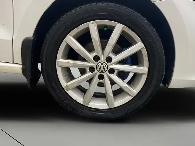 Used Volkswagen Vento [2015-2019] Highline Plus 1.2 (P) AT 16 Alloy in Visakhapatnam