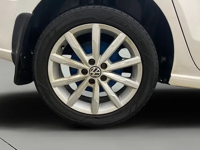 Used Volkswagen Vento [2015-2019] Highline Plus 1.2 (P) AT 16 Alloy in Visakhapatnam