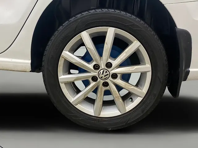 Used Volkswagen Vento [2015-2019] Highline Plus 1.2 (P) AT 16 Alloy in Visakhapatnam