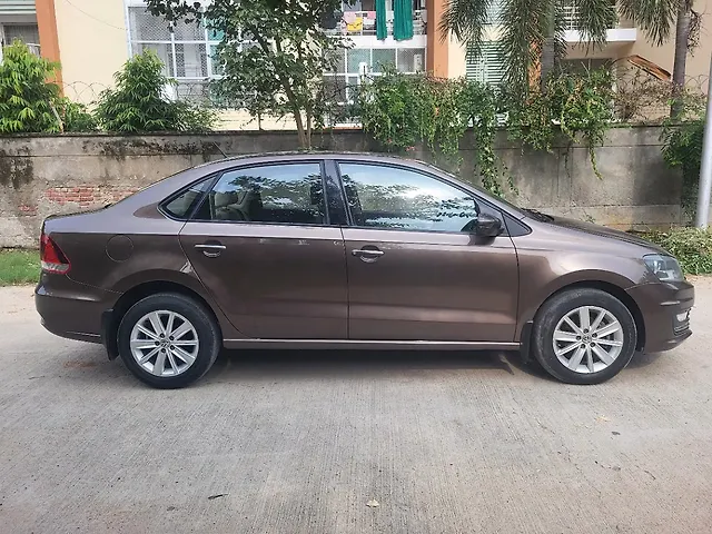Used Volkswagen Vento [2015-2019] Highline 1.6 (P) in Agra