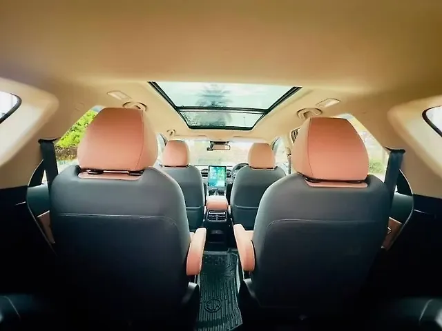 Used MG Hector Plus [2023-2025] Savvy Pro 1.5 Turbo Petrol CVT 6 STR in Bangalore