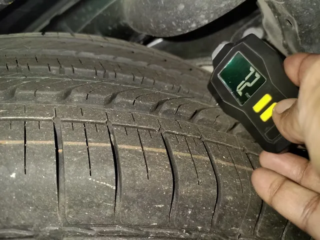 Used MG Hector Plus [2023-2025] Savvy Pro 1.5 Turbo Petrol CVT 6 STR in Bangalore