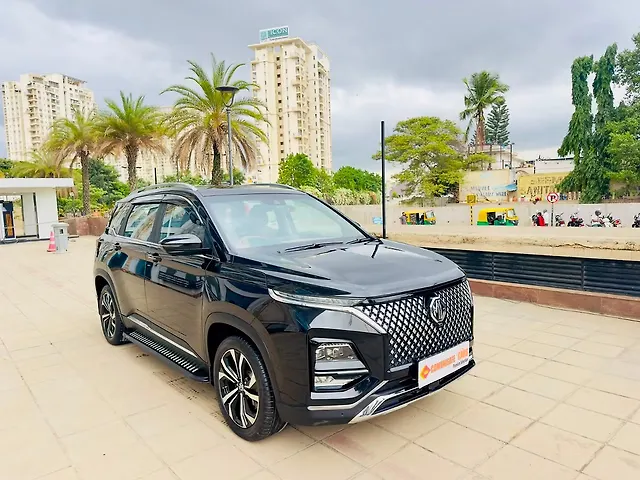 Used MG Hector Plus [2023-2025] Savvy Pro 1.5 Turbo Petrol CVT 6 STR in Bangalore
