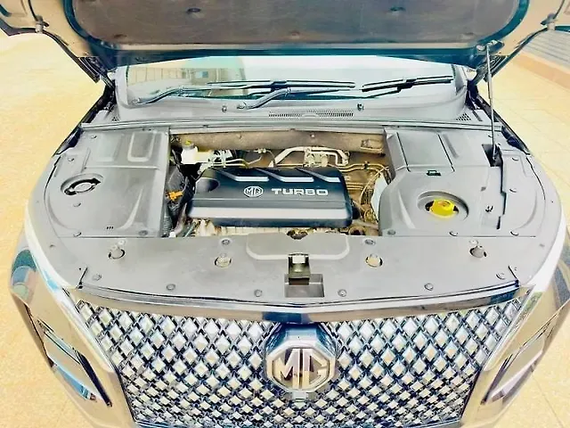 Used MG Hector Plus [2023-2025] Savvy Pro 1.5 Turbo Petrol CVT 6 STR in Bangalore