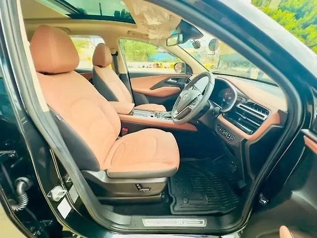 Used MG Hector Plus [2023-2025] Savvy Pro 1.5 Turbo Petrol CVT 6 STR in Bangalore