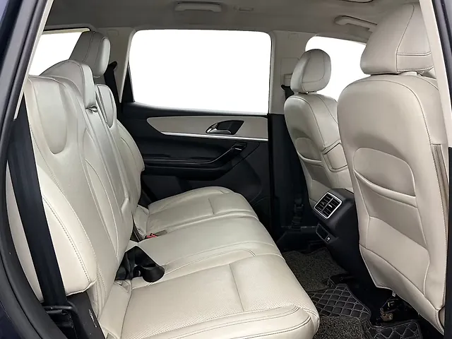Used Mahindra Old Generation XUV700 AX 7 Petrol AT 7 STR [2023-2024] in Gurgaon