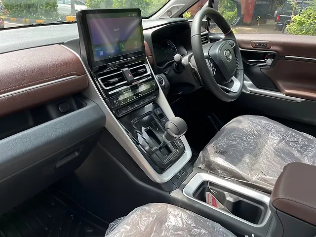 Used Toyota Innova Hycross ZX (O) Hybrid (Electric + Petrol) Automatic (e-CVT) 7 STR Limited Edition in Delhi