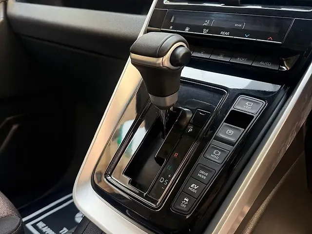 Used Toyota Innova Hycross VX Hybrid (Electric + Petrol) Automatic (e-CVT) 7 STR in Delhi