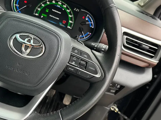 Used Toyota Innova Hycross ZX (O) Hybrid (Electric + Petrol) Automatic (e-CVT) 7 STR in Delhi