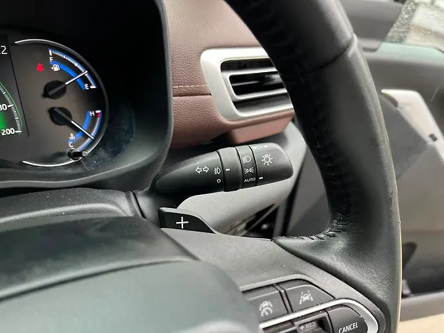 Used Toyota Innova Hycross ZX (O) Hybrid (Electric + Petrol) Automatic (e-CVT) 7 STR in Delhi