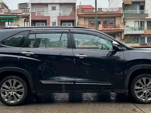 Used Toyota Innova Hycross ZX (O) Hybrid (Electric + Petrol) Automatic (e-CVT) 7 STR in Delhi