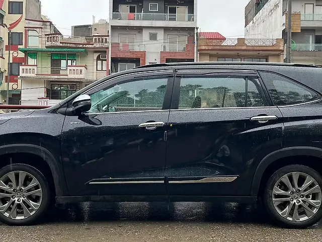 Used Toyota Innova Hycross ZX (O) Hybrid (Electric + Petrol) Automatic (e-CVT) 7 STR in Delhi