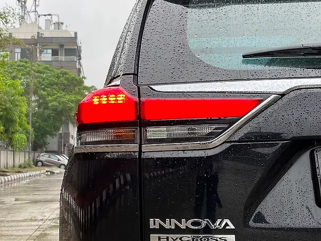 Used Toyota Innova Hycross ZX (O) Hybrid (Electric + Petrol) Automatic (e-CVT) 7 STR in Delhi