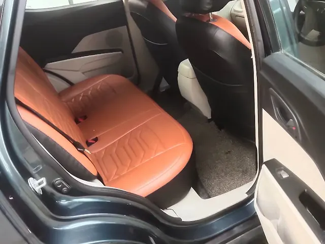 Used Mahindra XUV300 [2019-2024] 1.2 W4 [2019-2019] in Guwahati