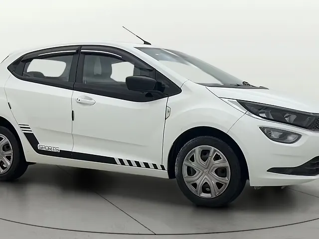 Used 2023 Tata Altroz in Bangalore