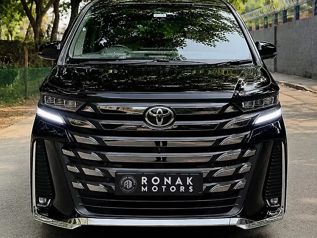 Used 2024 Toyota Vellfire in Delhi