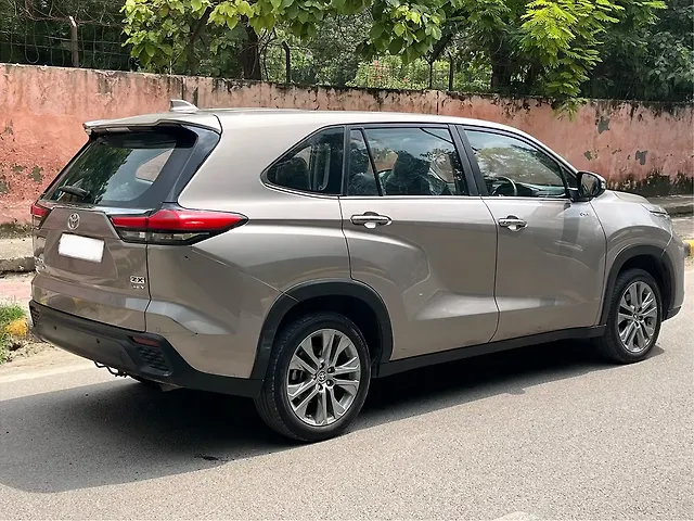 Used Toyota Innova Hycross ZX (O) Hybrid (Electric + Petrol) Automatic (e-CVT) 7 STR Limited Edition in Delhi