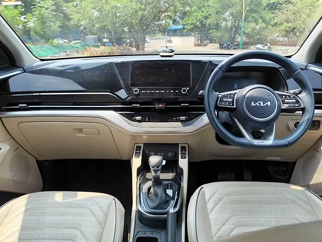 Used Kia Carens [2022-2023] Luxury Plus 1.4 Petrol DCT 6 STR in Mumbai