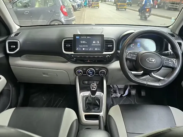 Used Hyundai Venue [2023-2025] SX 1.5 Diesel in Mumbai