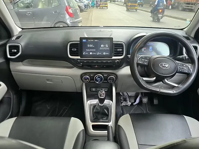 Used Hyundai Venue [2023-2025] SX 1.5 Diesel in Mumbai
