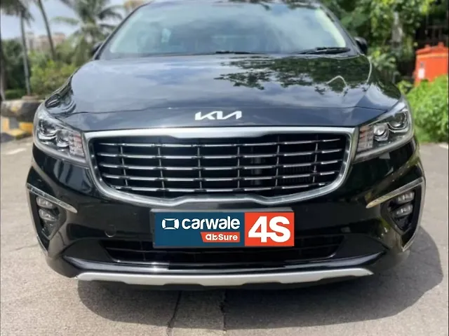 Used 2022 Kia Carnival in Mumbai