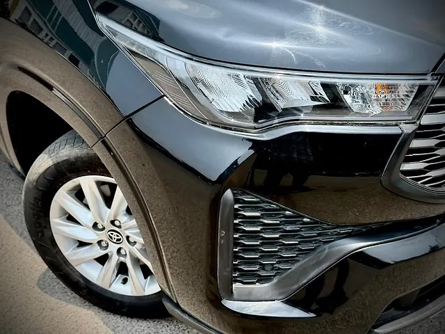 Used Toyota Innova Hycross GX (O) Petrol Automatic (CVT) 8 STR Platinum White Pearl in Delhi