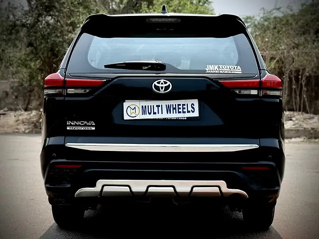 Used Toyota Innova Hycross GX (O) Petrol Automatic (CVT) 8 STR Platinum White Pearl in Delhi