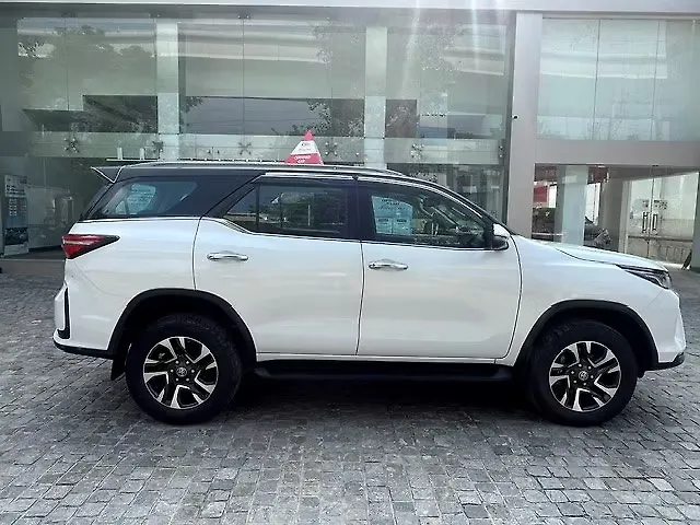 Used Toyota Fortuner Legender 4X2 2WD Diesel Turbo Automatic Dual Tone in Delhi