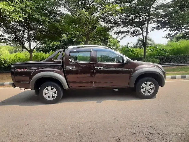 Used Isuzu D-Max V-Cross [2016-2018] 4x4 in Mohali
