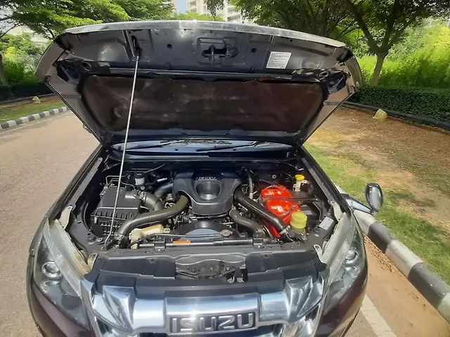 Used Isuzu D-Max V-Cross [2016-2018] 4x4 in Mohali