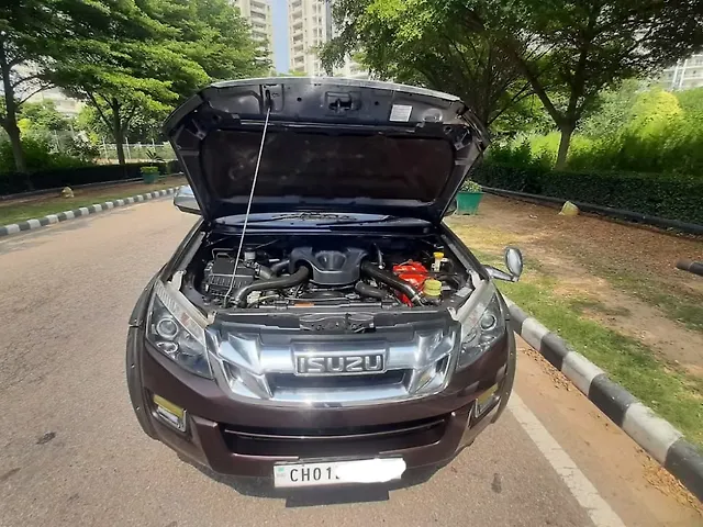 Used Isuzu D-Max V-Cross [2016-2018] 4x4 in Mohali