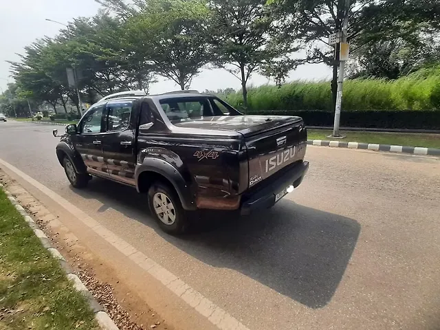 Used Isuzu D-Max V-Cross [2016-2018] 4x4 in Mohali