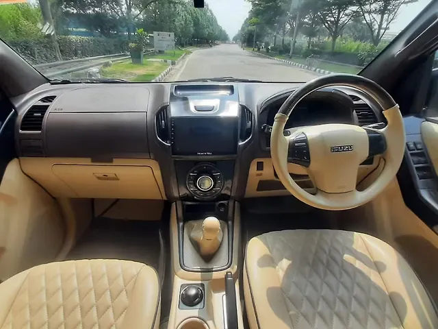 Used Isuzu D-Max V-Cross [2016-2018] 4x4 in Mohali