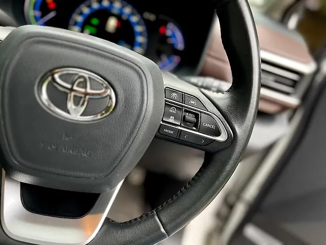 Used Toyota Innova Hycross ZX (O) Hybrid (Electric + Petrol) Automatic (e-CVT) 7 STR in Delhi